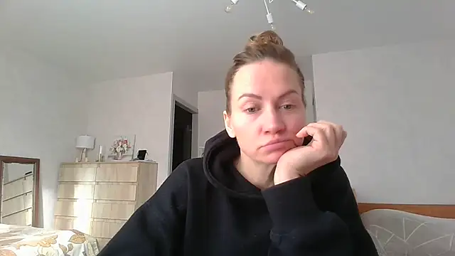 Thavione online show from February 9, 2026, 9:46 am