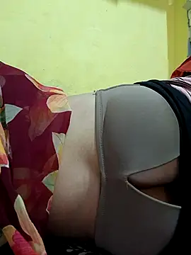 Snapshot of misskomal97 chatting on September 26, 2025, 8:51 am misskomal97 online show from September 26, 2025, 8:51 am