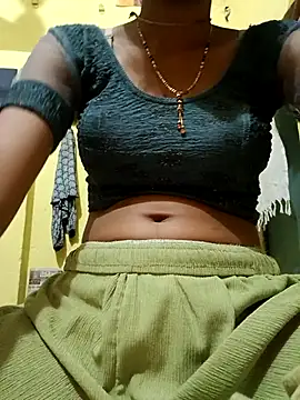 Snapshot of misskomal97 chatting on October 17, 2025, 11:13 am misskomal97 online show from October 17, 2025, 11:13 am