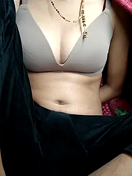 Snapshot of misskomal97 chatting on December 2, 2025, 1:55 am misskomal97 online show from December 2, 2025, 1:55 am