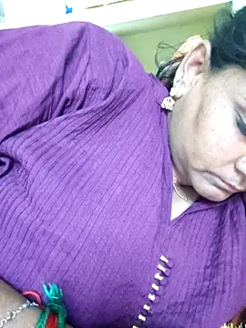 navyasree143 online show from April 1, 2026, 1:41 pm