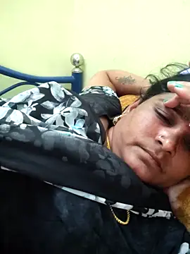 navyasree143 online show from April 15, 2026, 10:11 am