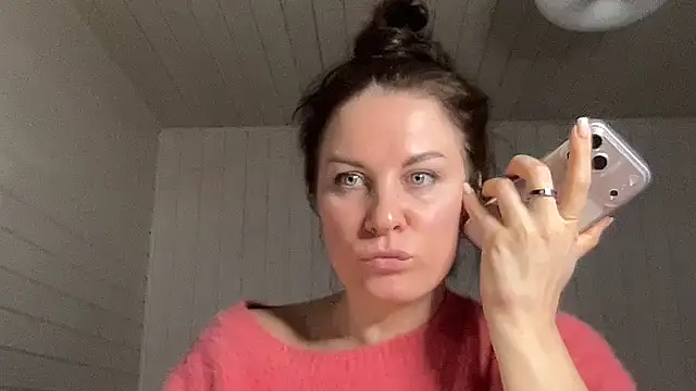 Snapshot of Tarivona chatting on February 2, 2026, 10:36 am Tarivona online show from February 2, 2026, 10:36 am