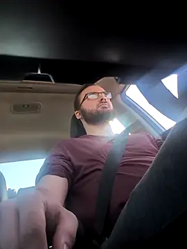 bear8t online show from November 5, 2025, 4:18 pm