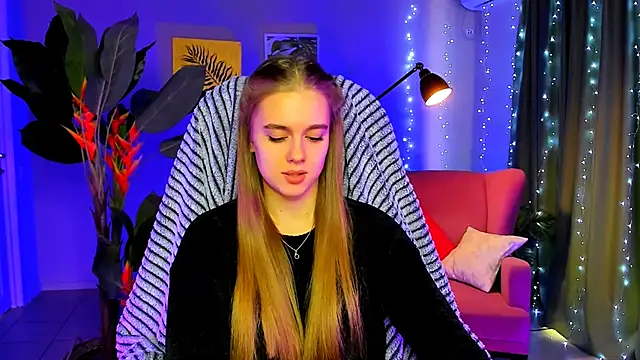 JuneWoods online show from February 5, 2026, 7:24 am