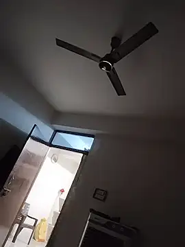 desiyouth94 online show from December 16, 2025, 6:13 pm