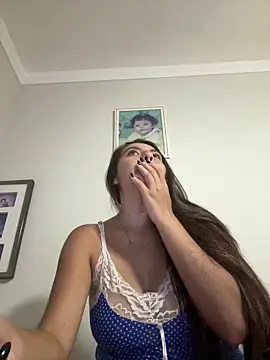 Snapshot of larj021bb chatting on April 7, 2026, 11:37 pm larj021bb online show from April 7, 2026, 11:37 pm