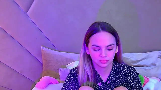 AnitaVenture online show from October 11, 2025, 4:33 am