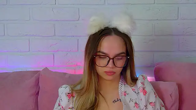 AnitaVenture online show from March 25, 2026, 4:29 am