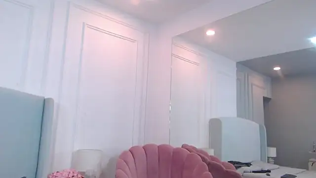 ChantalGarner online show from October 24, 2025, 12:56 pm