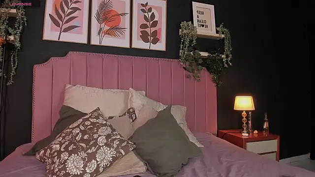 Violeta dh online show from December 22, 2025, 12:57 pm