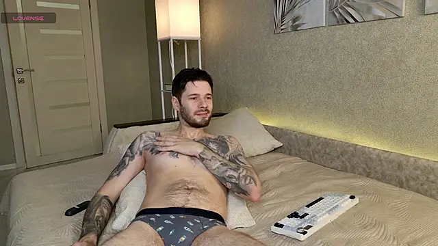 coupleeyess online show from April 4, 2026, 10:02 am