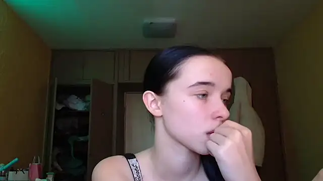 Emilia Light online show from February 28, 2026, 10:27 am