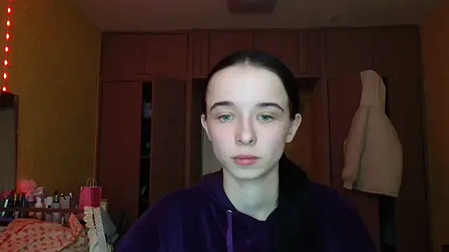 Emilia Light online show from March 2, 2026, 8:21 am