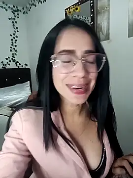 YaraDuartee online show from February 3, 2026, 12:53 am