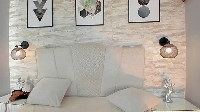 ashlye collins online show from November 23, 2025, 9:14 pm