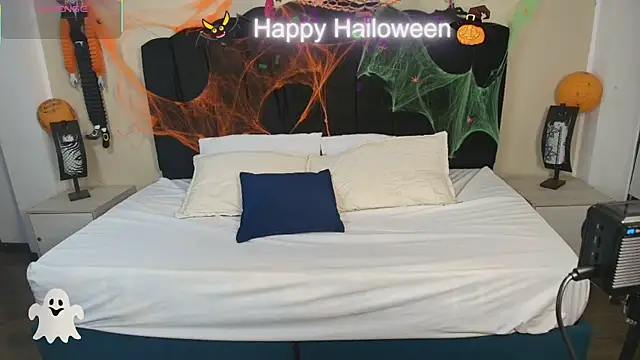 GabySweett  online show from October 31, 2025, 1:34 pm