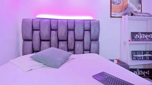 Violet Anders online show from January 10, 2026, 6:53 pm