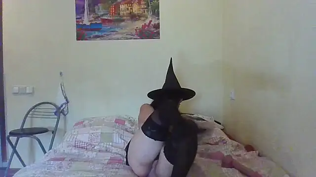 QueenMomyS online show from October 31, 2025, 11:44 am