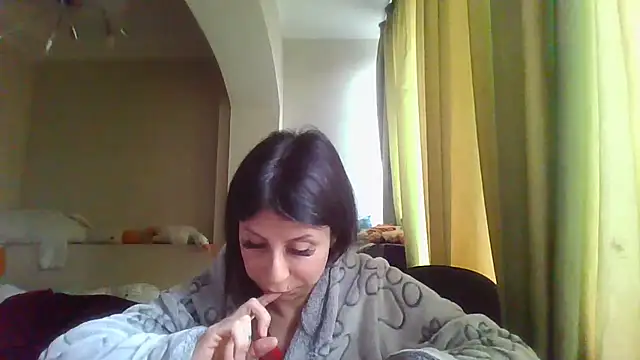 QueenMomyS online show from November 24, 2025, 9:42 am