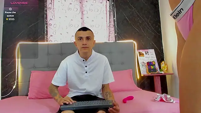 CharlotteAndSimon online show from March 5, 2026, 3:19 pm