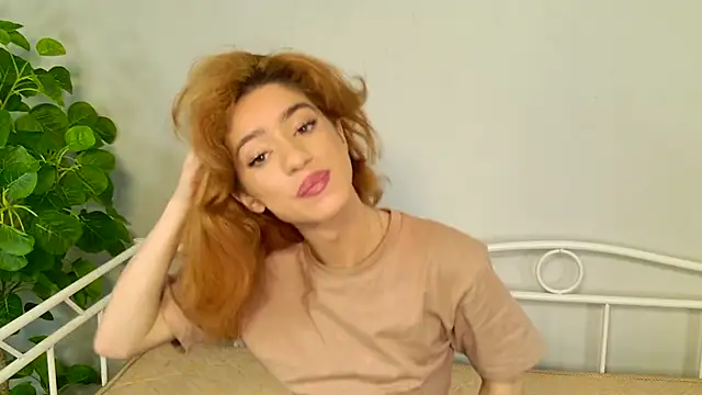 Snapshot of Vanessa__Ray chatting on October 20, 2025, 1:44 pm Vanessa  Ray online show from October 20, 2025, 1:44 pm