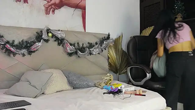 KateValencia online show from December 2, 2025, 11:59 am