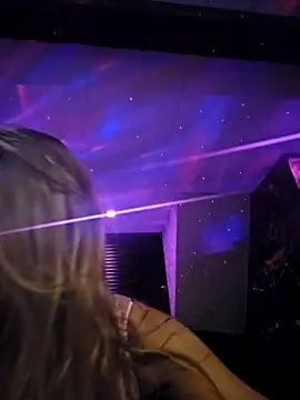 WhimsicalBirdette online show from October 5, 2025, 6:50 pm