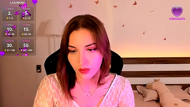 AmyVilvet  online show from October 25, 2025, 8:58 pm