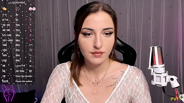 AmyVilvet  online show from January 7, 2026, 9:17 pm