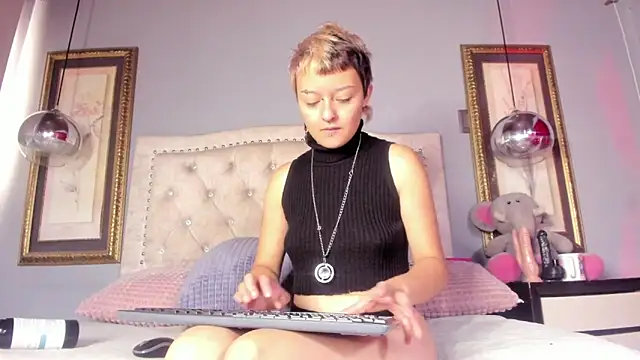 Baby Punk1 online show from October 13, 2025, 1:33 pm