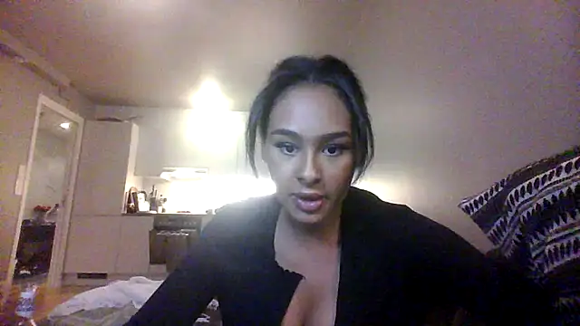 Snapshot of ElviraRose chatting on October 8, 2025, 4:59 pm ElviraRose online show from October 8, 2025, 4:59 pm