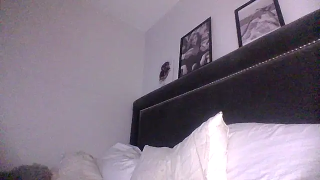 Snapshot of ElviraRose chatting on October 14, 2025, 5:03 pm ElviraRose online show from October 14, 2025, 5:03 pm