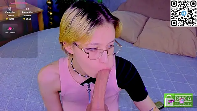 Sharlikiss online show from April 18, 2026, 3:16 pm