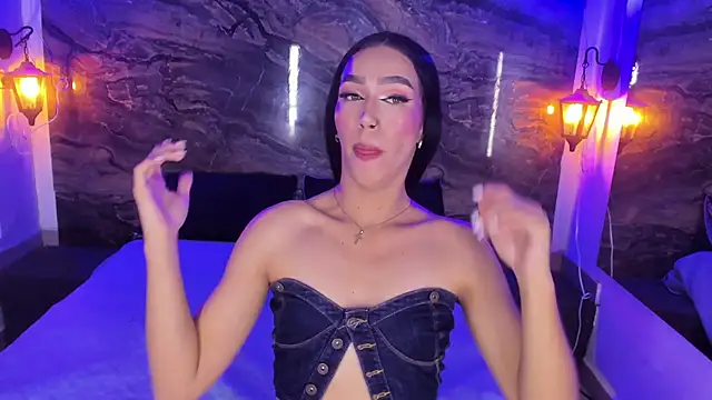 Snapshot of Chanel-munoz chatting on October 2, 2025, 3:46 am Chanel-munoz online show from October 2, 2025, 3:46 am