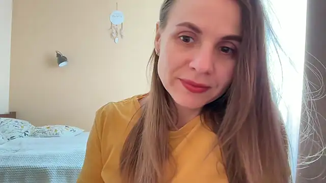 AnnieLove7722 online show from May 11, 2026, 8:20 am