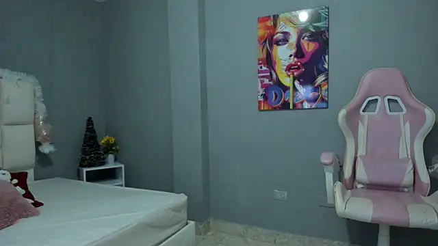 Athenea  fox online show from December 19, 2025, 12:01 pm