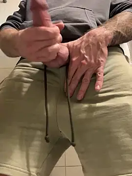 Snapshot of joeblowyaknow chatting on November 9, 2025, 4:22 am joeblowyaknow online show from November 9, 2025, 4:22 am