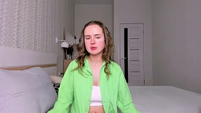 LilMary  online show from February 18, 2026, 12:28 am