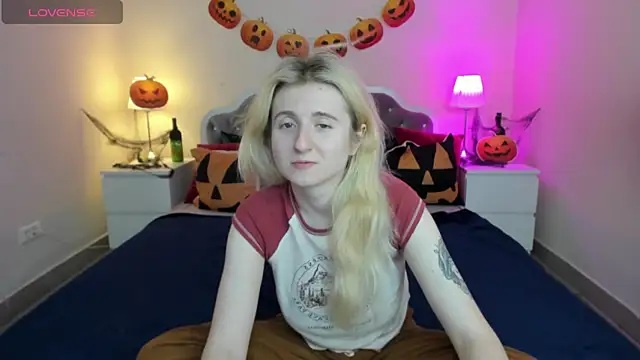 CamillaDreamer online show from October 30, 2025, 5:57 pm