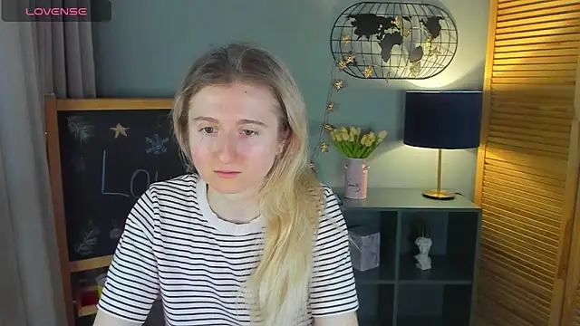 CamillaDreamer online show from March 8, 2026, 12:52 am