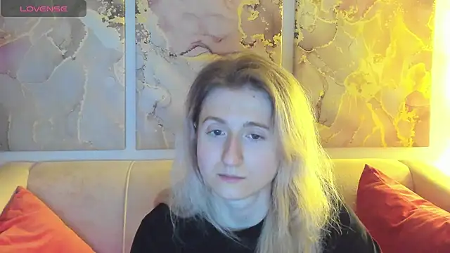 CamillaDreamer online show from April 16, 2026, 10:01 pm