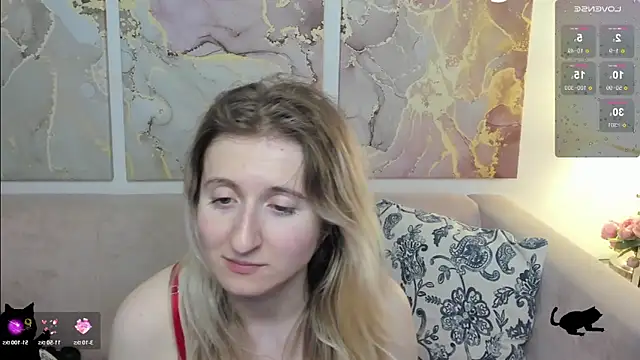 CamillaDreamer online show from May 17, 2026, 6:11 am