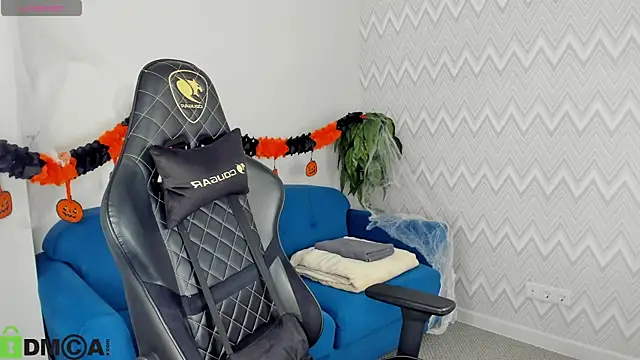 KarinaBroks online show from October 31, 2025, 8:48 am