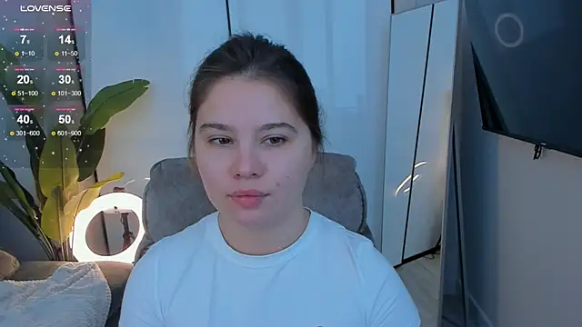 Eva Cheeky online show from October 22, 2025, 7:30 am