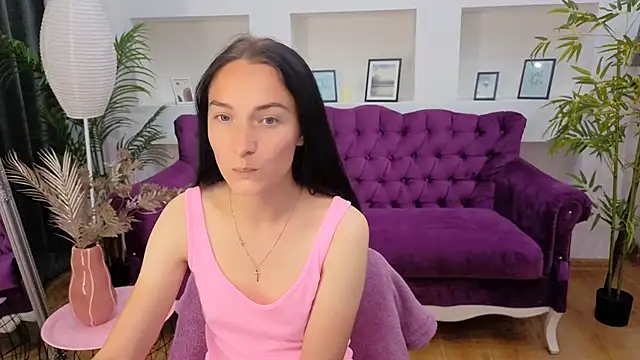 Emilly  Grey online show from May 31, 2026, 6:04 pm