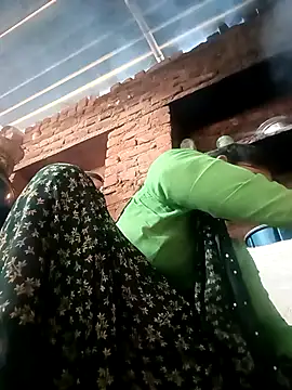 Snapshot of SHMA-77 chatting on November 3, 2025, 2:57 am SHMA-77 online show from November 3, 2025, 2:57 am