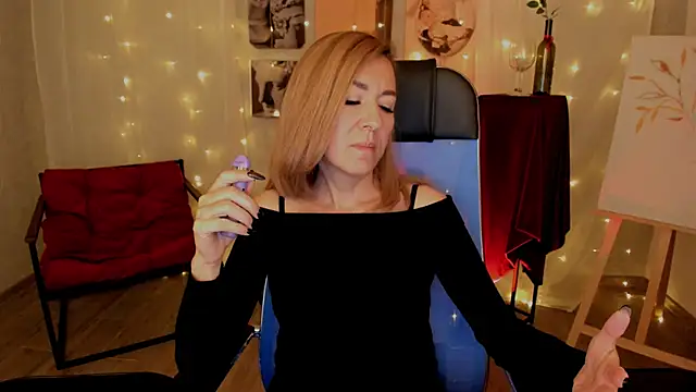 DonnaSmitth online show from November 2, 2025, 9:55 am