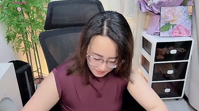 NEWONETO online show from February 6, 2026, 1:14 pm