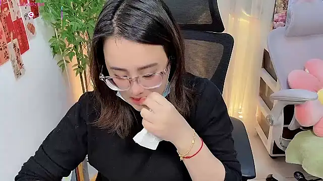 NEWONETO online show from February 25, 2026, 2:27 pm